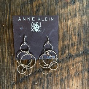 3/$15 🥳 New Anne Klein dangle earrings multiple circles